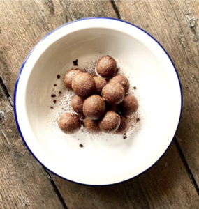 Food lover Friday: delicious chocolate & peanut butter healthy protein spheres